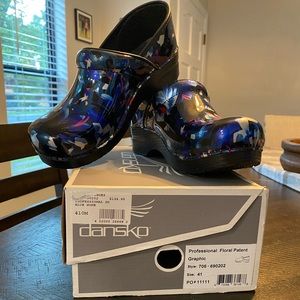 Professional blue floral Dansko clogs 41